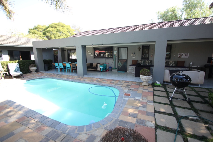 4 Bedroom Property for Sale in Naudeville Free State